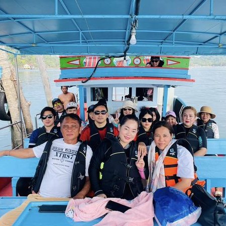 บริการเรือท่องเที่ยวรอบหมู่บ้านบางเบ้า เกาะช้าง